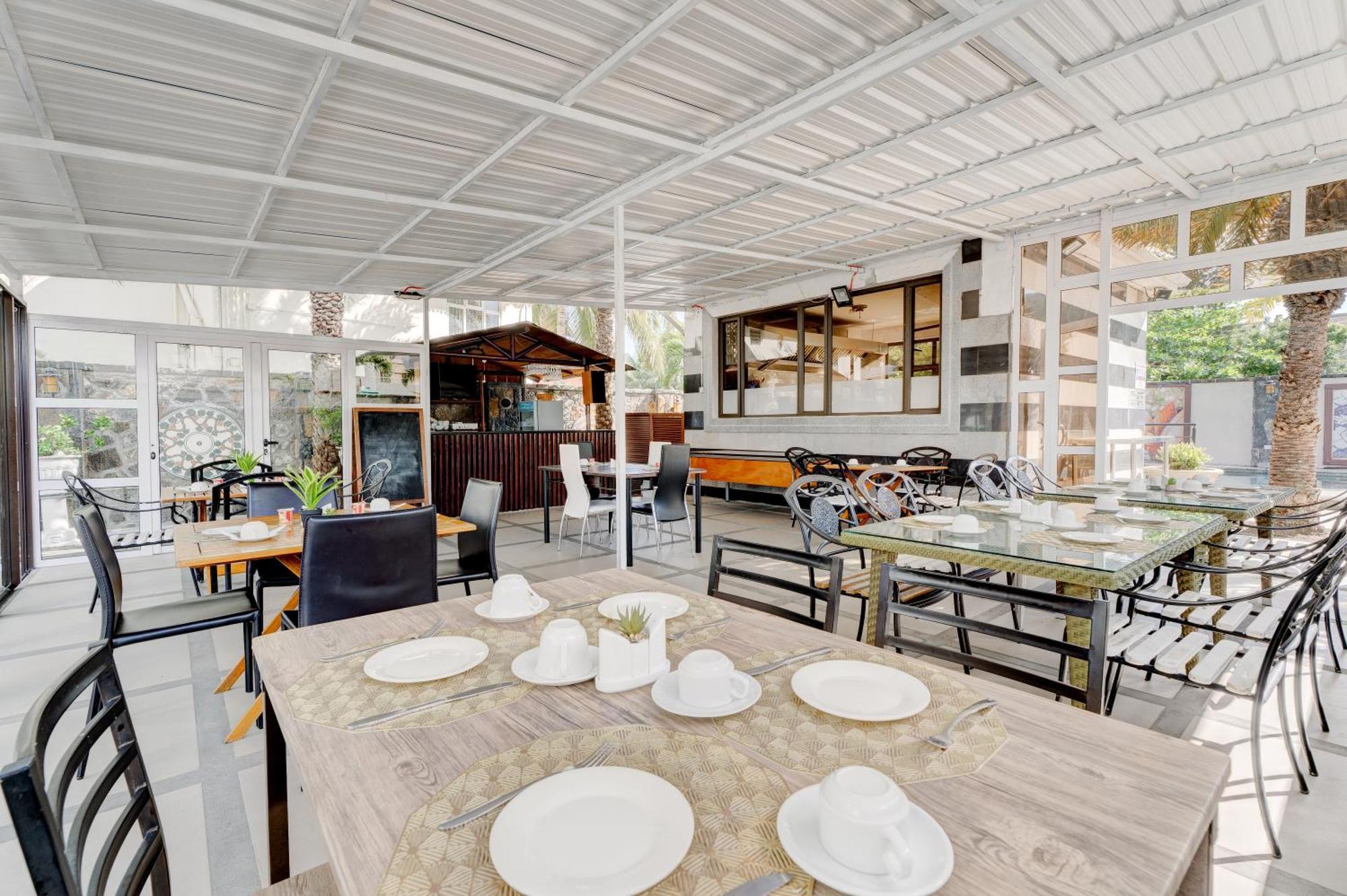 Pereybere Apartment With Breakfast And Private Balcony Pereybere Beach Екстериор снимка
