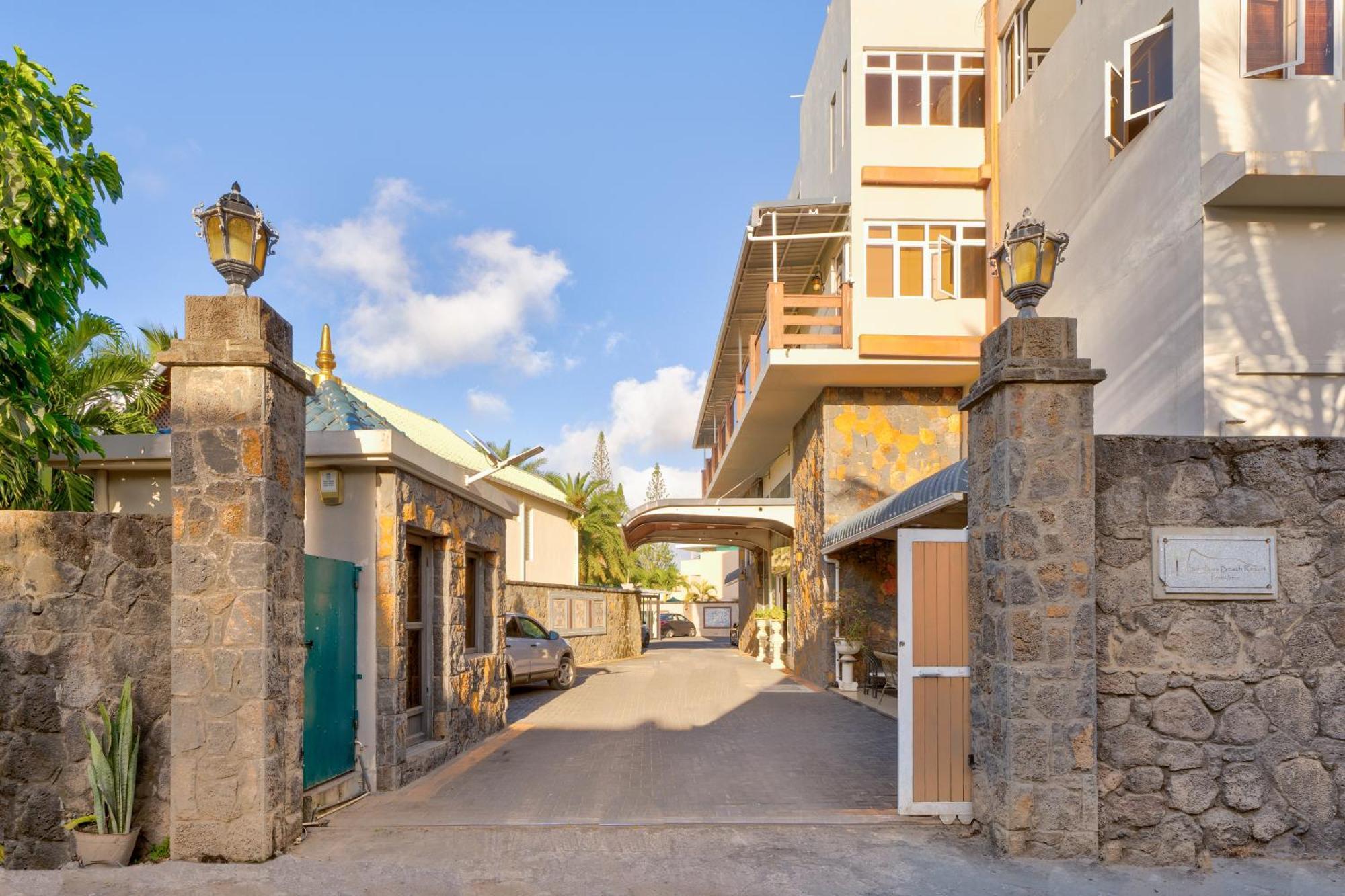 Pereybere Apartment With Breakfast And Private Balcony Pereybere Beach Екстериор снимка
